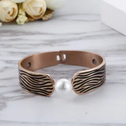 European And American Style Trend Vacuum Plating Rose Gold Inlaid Pearl Bracelet Wholesale -Deals Glis Jewel Store 1458748464841232384
