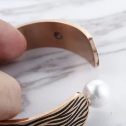 European And American Style Trend Vacuum Plating Rose Gold Inlaid Pearl Bracelet Wholesale -Deals Glis Jewel Store 1458748472651026432