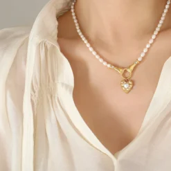 Retro Hand Heart Shape Pearl Titanium Steel Inlay Glass Bead Necklace 1 Piece -Deals Glis Jewel Store 1590977203187879936