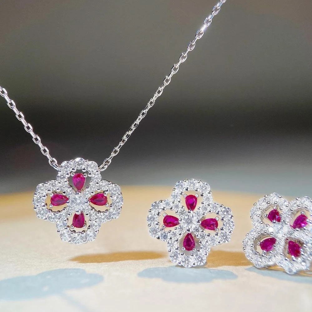 Elegant Four Leaf Clover Sterling Silver Plating Inlay Artificial Diamond Ear Studs 1 Pair 2 Elegant Four Leaf Clover Sterling Silver Plating Inlay Artificial Diamond Ear Studs 1 Pair - Image 2