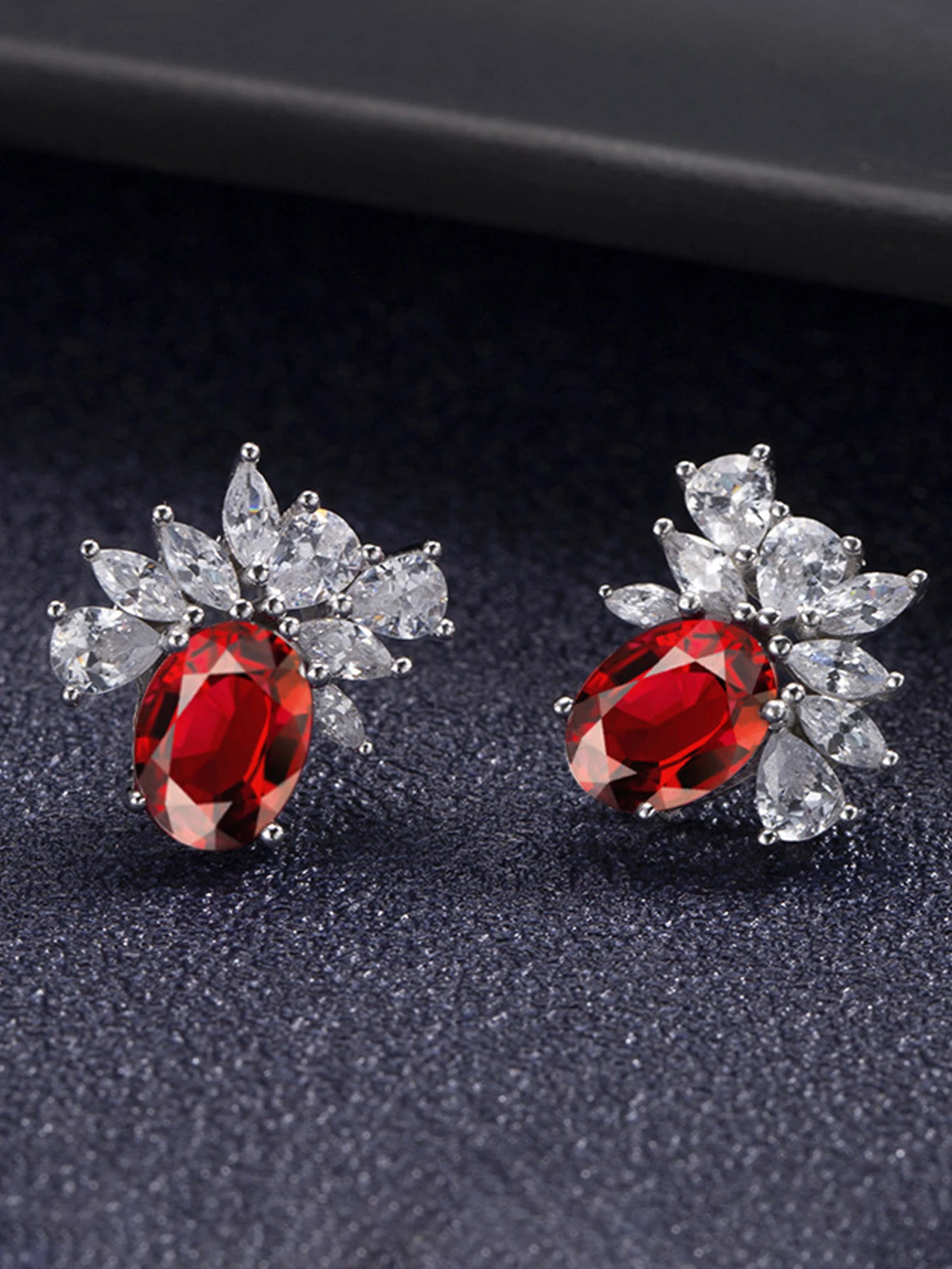1 Pair Luxurious Queen Shiny Petal Plating Inlay Sterling Silver High Carbon Diamond White Gold Plated Ear Studs 9 1 Pair Luxurious Queen Shiny Petal Plating Inlay Sterling Silver High Carbon Diamond White Gold Plated Ear Studs - Image 9