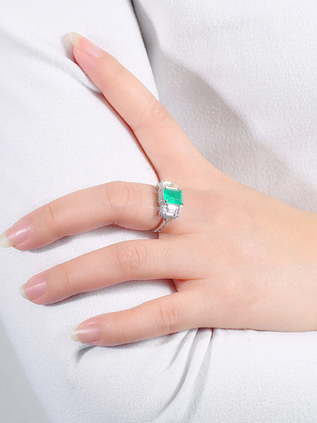 Wholesale Classical Luxurious Shiny Geometric Sterling Silver Plating Inlay White Gold Plated High Carbon Diamond Rings 1 Wholesale Classical Luxurious Shiny Geometric Sterling Silver Plating Inlay White Gold Plated High Carbon Diamond Rings