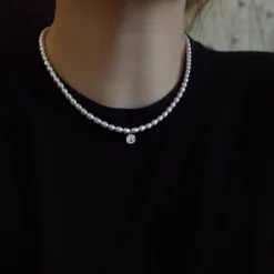 1 Piece Simple Style Solid Color Inlay Freshwater Pearl Zircon Pendant Necklace