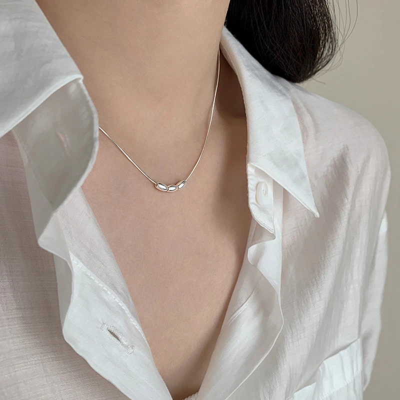 Simple Style Solid Color Sterling Silver Necklace In Bulk 3 Simple Style Solid Color Sterling Silver Necklace In Bulk - Image 3