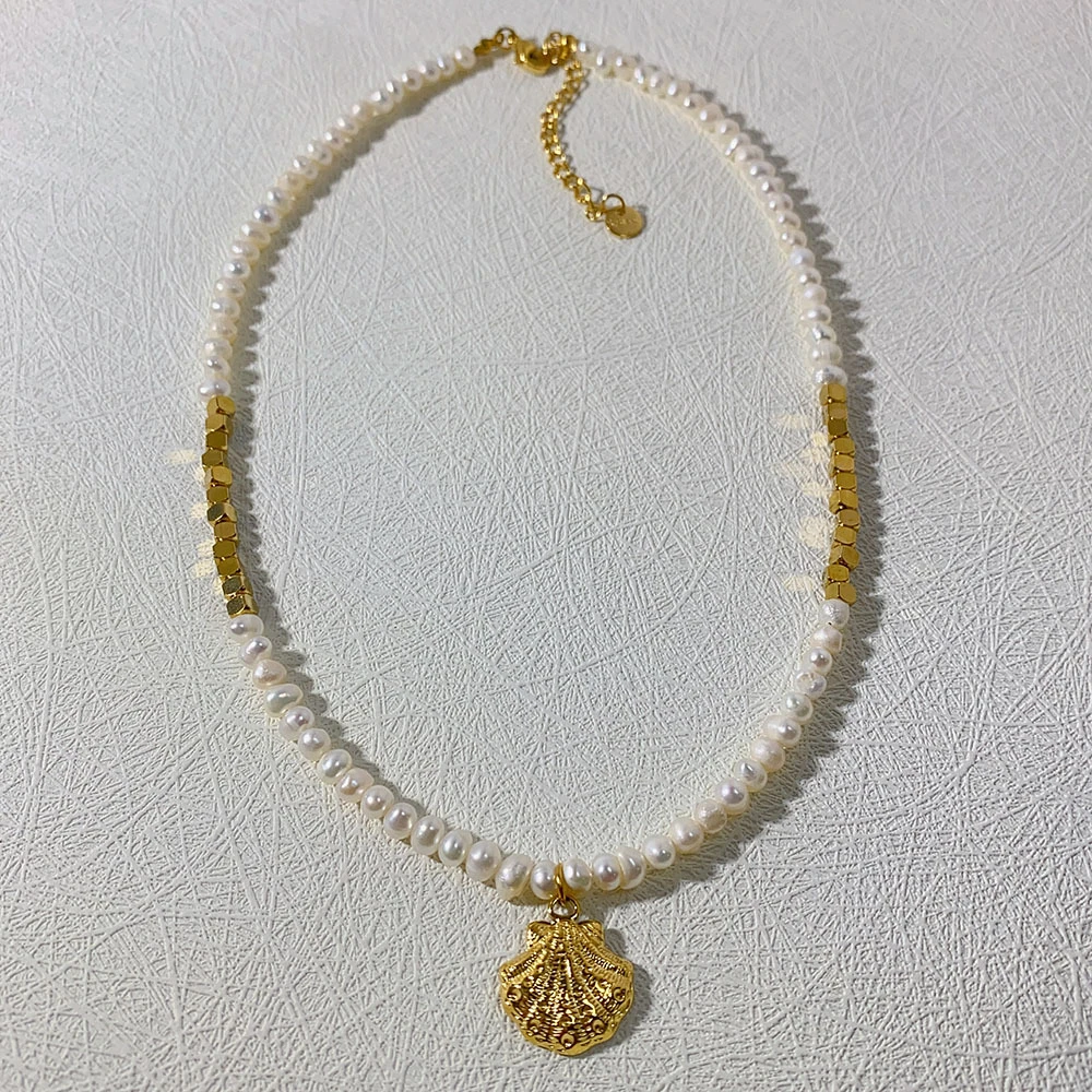 Simple Style Moon Shell Freshwater Pearl Titanium Steel Plating Necklace 3 Simple Style Moon Shell Freshwater Pearl Titanium Steel Plating Necklace - Image 3