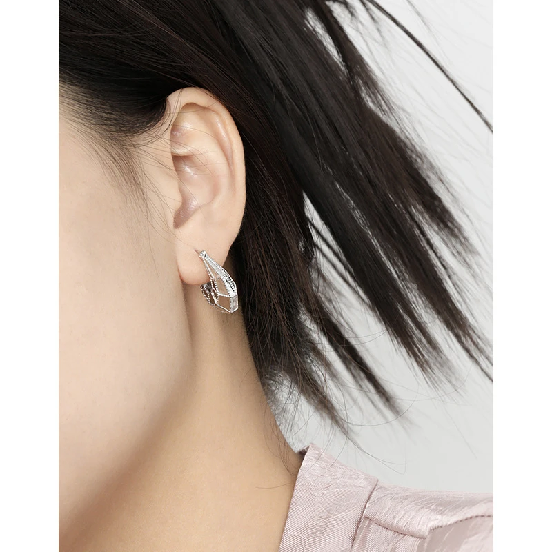 1 Pair Simple Style U Shape Plating Sterling Silver 18K Gold Plated Earrings 3 1 Pair Simple Style U Shape Plating Sterling Silver 18K Gold Plated Earrings - Image 3